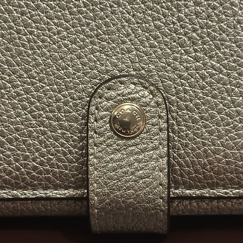 **SOLD** NWOT Coach Gold Leather Slim Snap Bifold Wristlet/Clutch - Picture 2 of 14